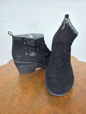 JBU by Jambu Black Ruched Suede Ankle Boots Faux Fur Lined Wedge Heel Size 10